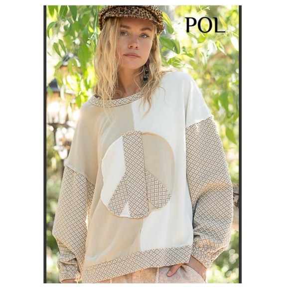 POL Tops - POL Women's Cream and Tan Peace Graphic Sweater